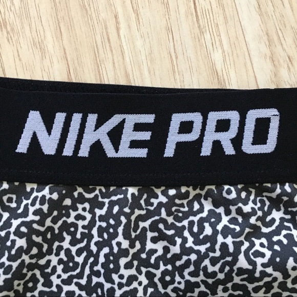 EUC Nike Pro shorts - Picture 4 of 5
